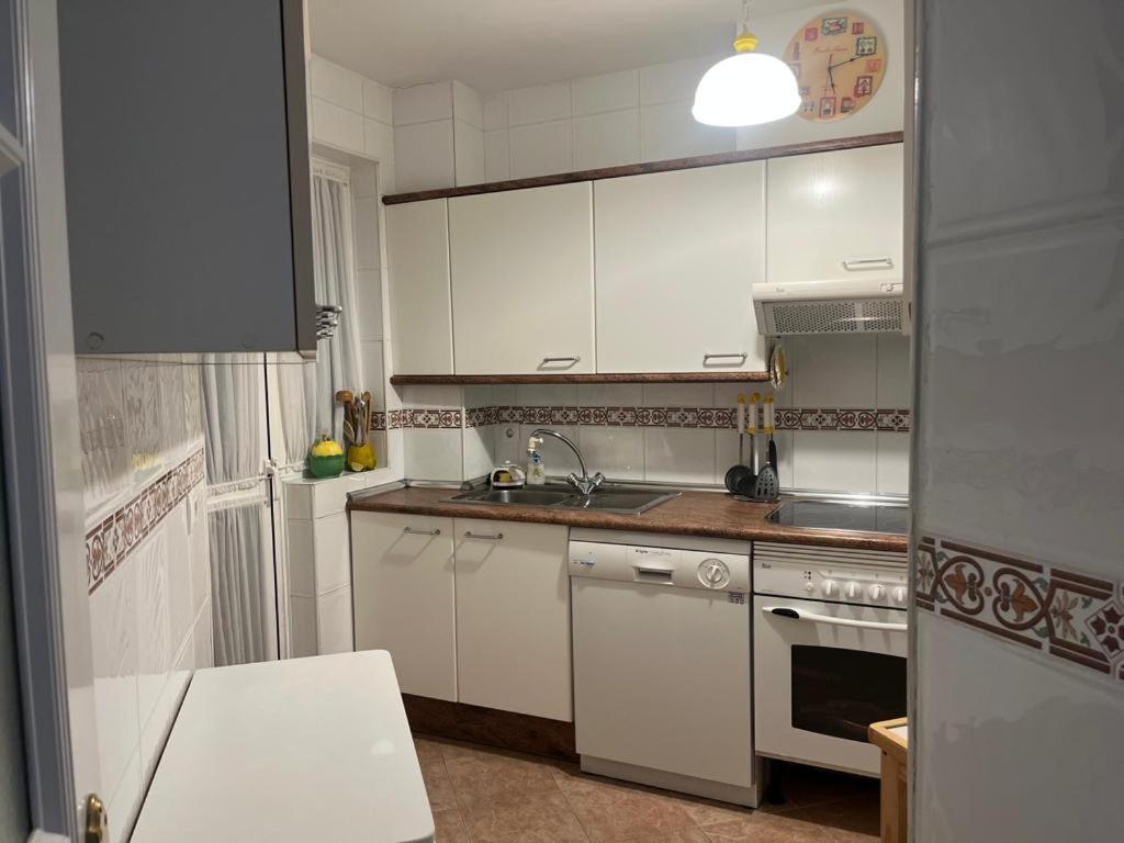 Lyrioshomes Precioso Apartamento Puerto De Estepona Bagian luar foto